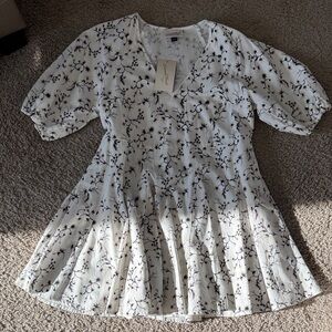 Universal Thread Black and White Floral Mini Dress